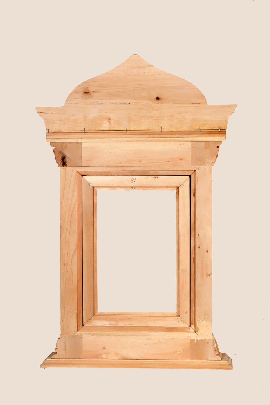 Middle alder table icon case, Light brown, 20x30 (with inner frame), Greek cross, Without a candle holder